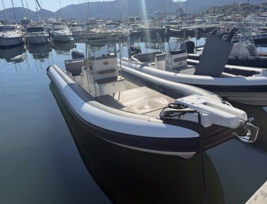 Azur Évasion – location de bateaux semi rigides sur le port de Porto Vecchio