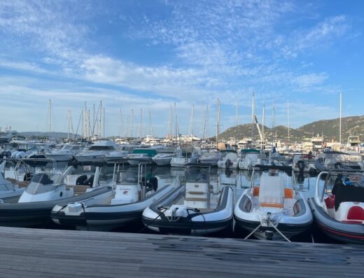 Azur Évasion – location de bateaux semi rigides sur le port de Porto Vecchio