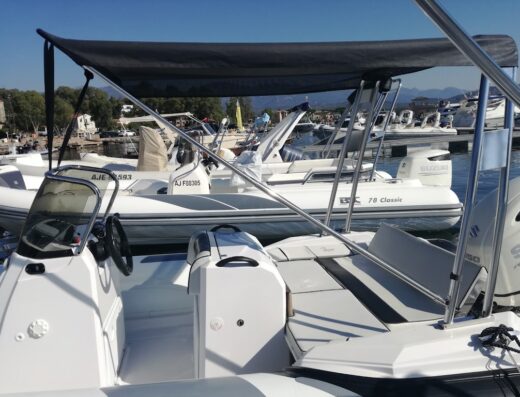 Location bateau Porto-Vecchio – Puschiasis Marine | DĂ©partement Day Charter Corse Vedette & Yacht – Semi rigide